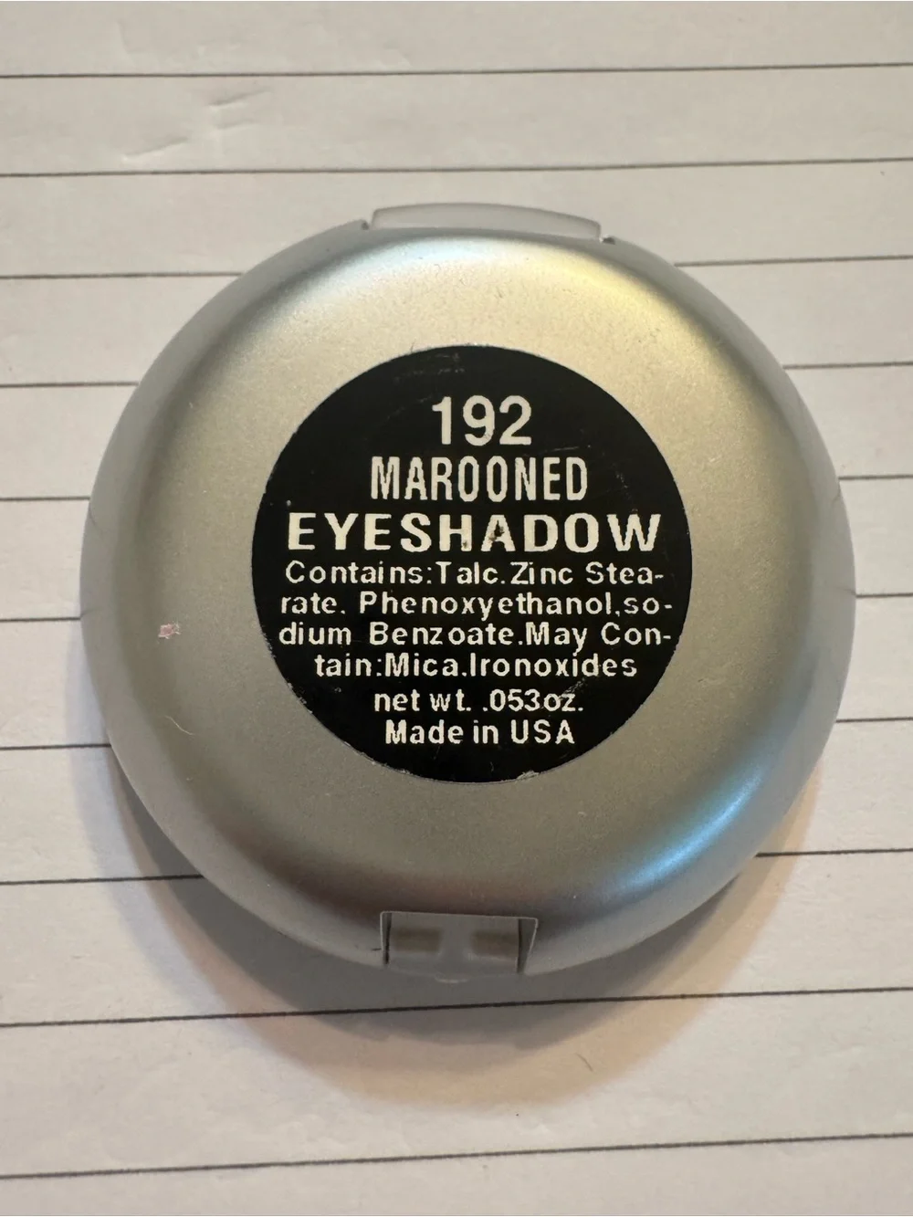 Shimmering Maroon Smokey Single Eyeshadow —